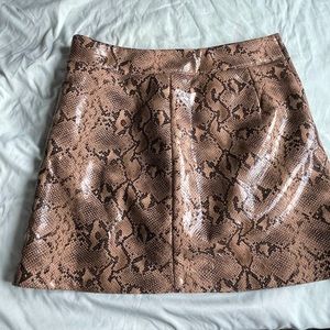 Blank NYC faux snake skin skirt size 27
